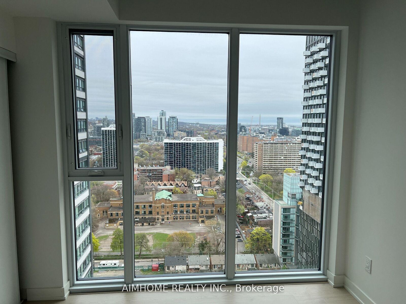Property Photo:  65 Mutual Street 2509  ON M5B 0E5 