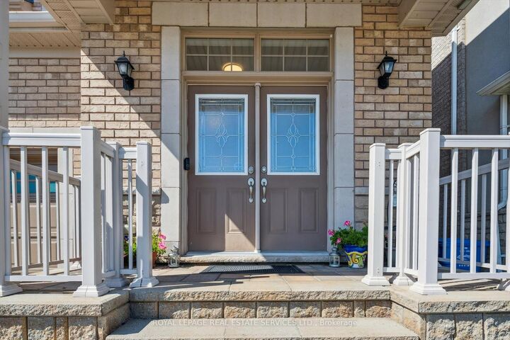 Property Photo:  2517 Pine Glen Road  ON L6M 0R7 