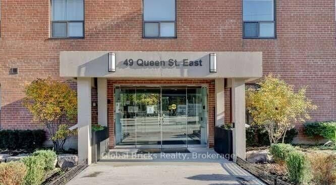Property Photo:  49 Queen Street E 501  ON L5G 4N6 