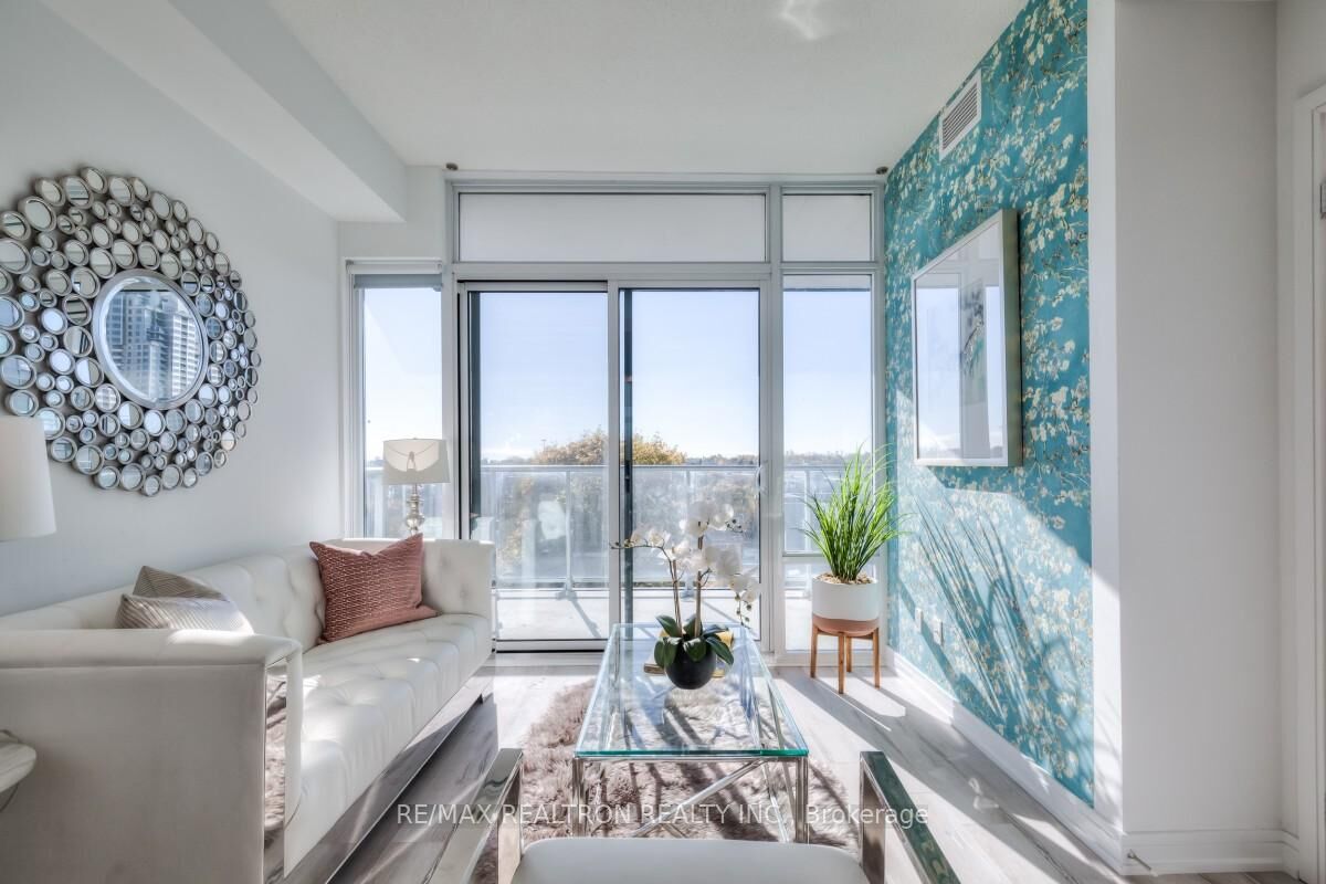 Property Photo: 621 Sheppard Avenue E 628 ON M2K 0G4