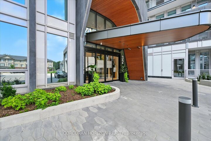 Property Photo: 3240 William Coltson Avenue 810 ON L6H 0X1