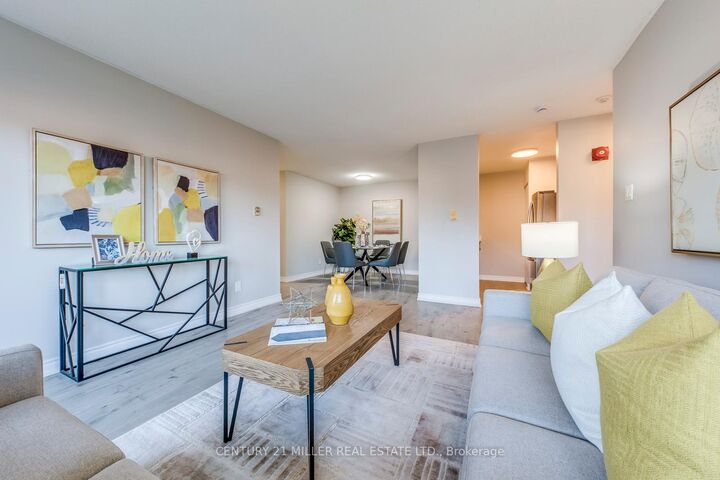 Property Photo:  1450 Glen Abbey Gate 823  ON L6M 2V7 