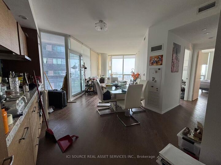 Property Photo: 45 Charles Street E 4912 ON M4Y 0B8