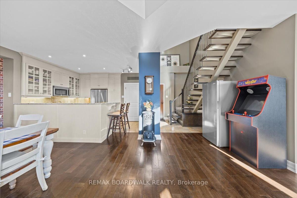 Property Photo: 320 McLeod Street #Ph804 ON K2P 1A3