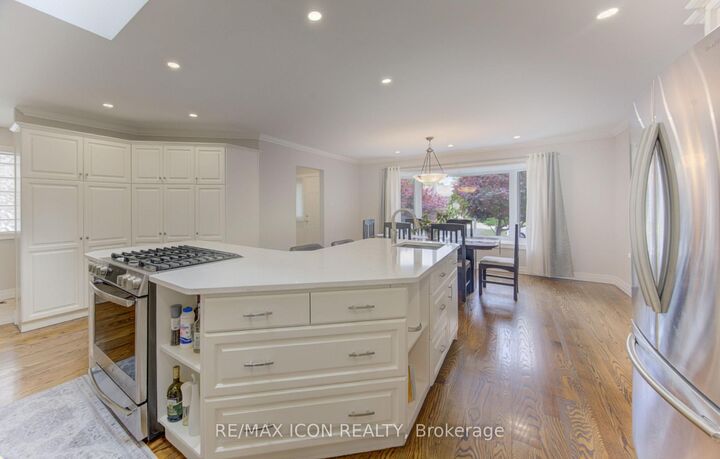 Property Photo:  93 Briargate Drive  ON N2E 2J4 