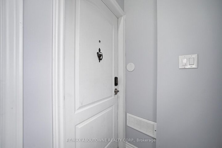 Property Photo: 146 Bankside Drive N Upper ON N2N 3E4