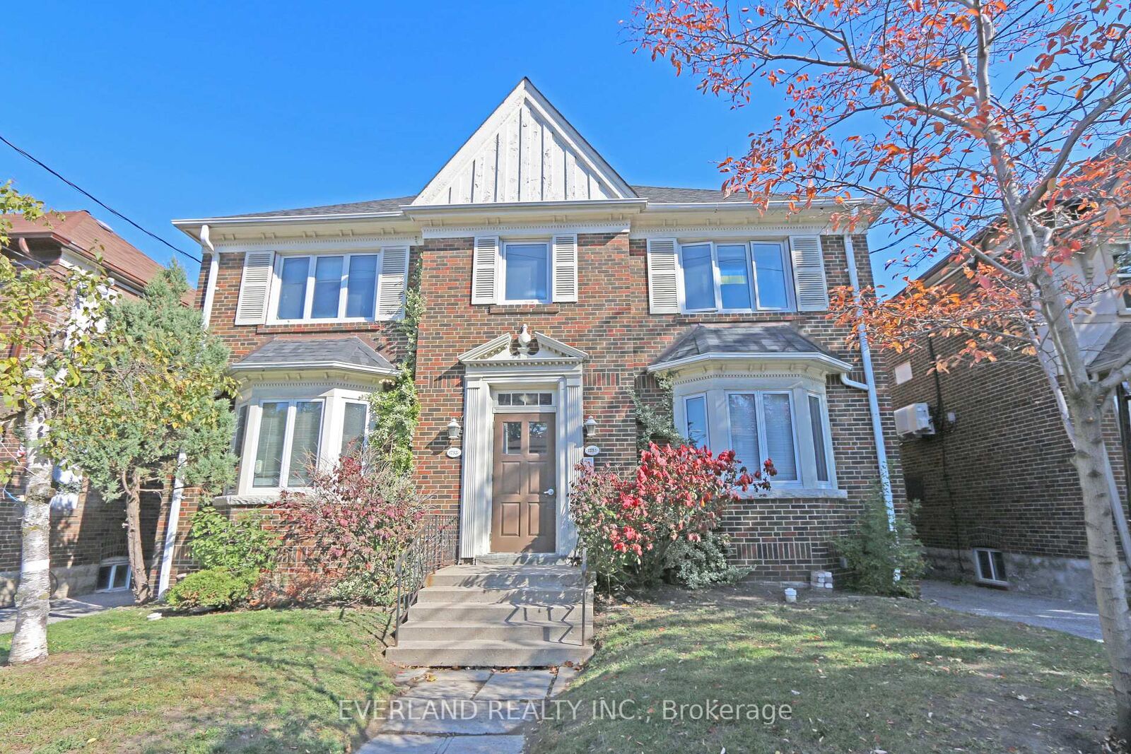 Property Photo: 1751 Bayview Avenue Unit A ON M4G 3C5