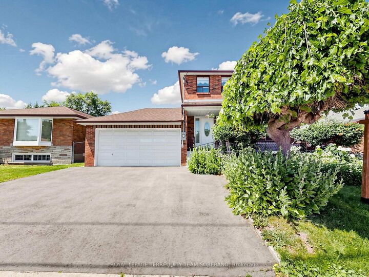 Property Photo: 36 Lyon Heights Road ON M1P 3V7