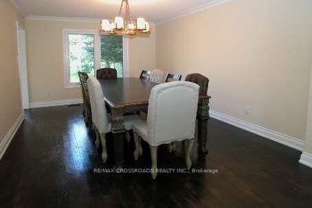 Property Photo:  32 Kew Gardens  ON L4B 1R5 