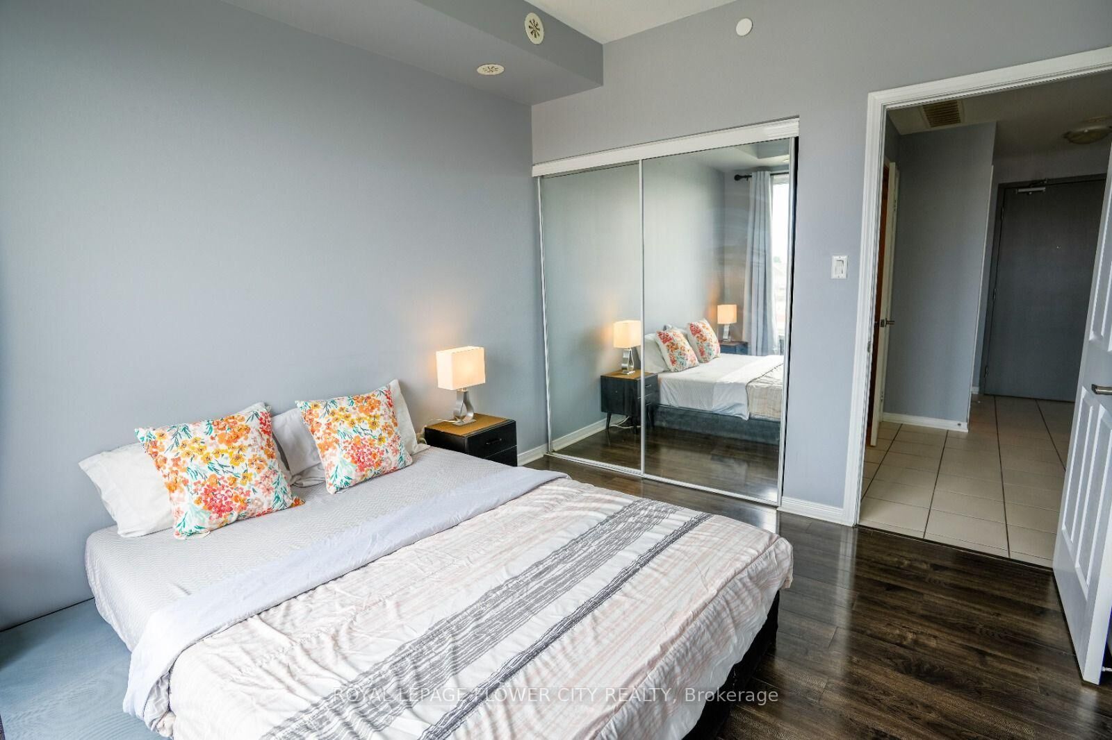 Property Photo:  54 Sky Harbour Drive 306  ON L6Y 6B9 