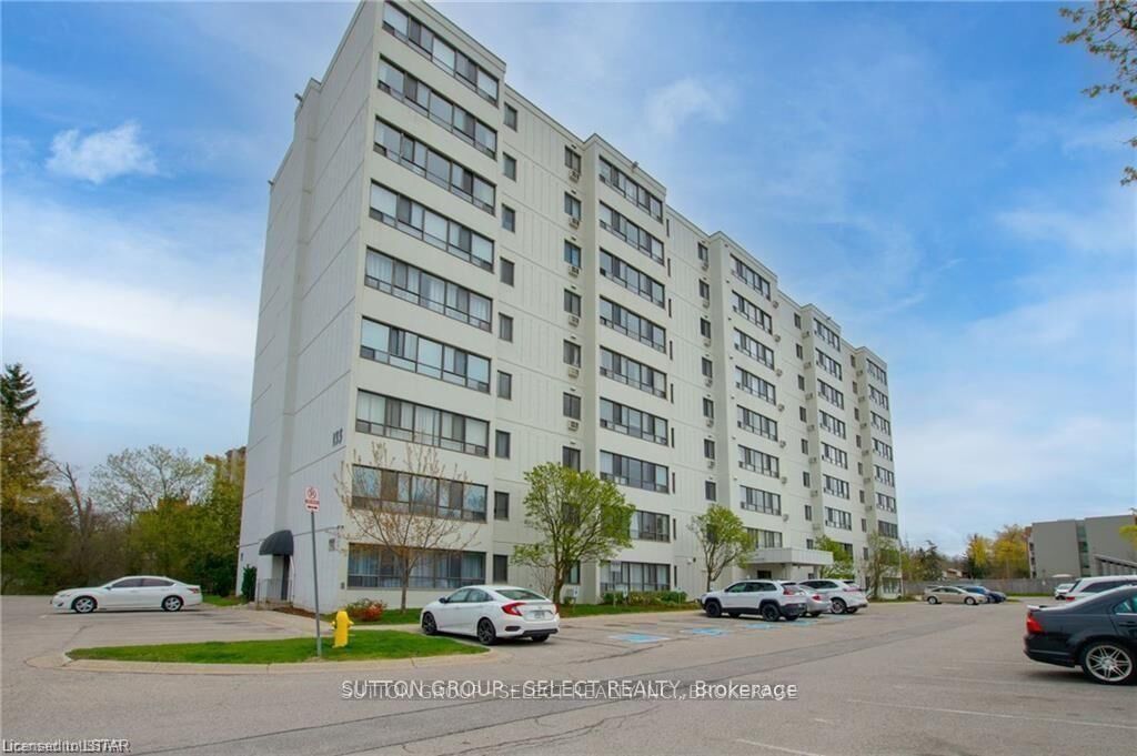 Property Photo:  135 Baseline Road 204  ON N6J 4W4 