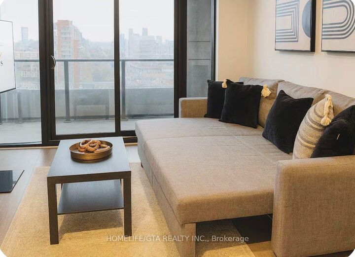 Property Photo:  181 Sterling Road 1117  ON M6R 2B2 