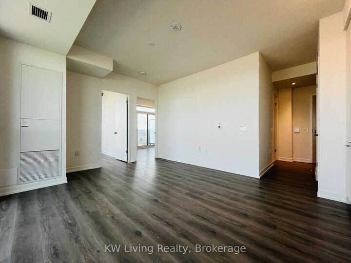 Property Photo: 225 Commerce Street 5009 ON L4K 0R1