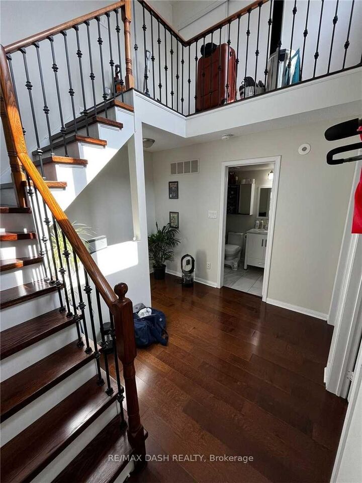 Property Photo:  10 Laidlaw Street 722  ON M6K 1X2 