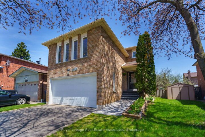 Property Photo: 6763 Dolmage Court ON L5N 4V9