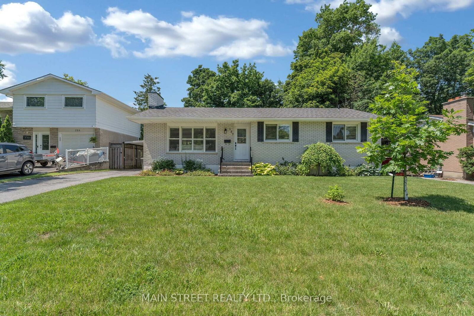 Property Photo: 737 Downing Street ON K7M 5N1