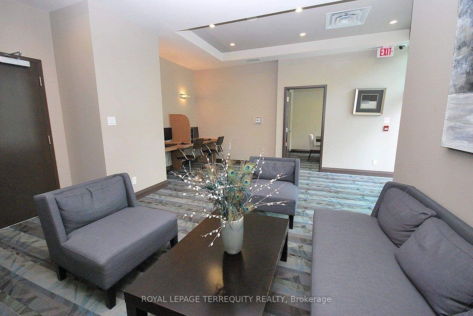 Property Photo: 3525 Kariya Drive 3106 ON L5B 0C2