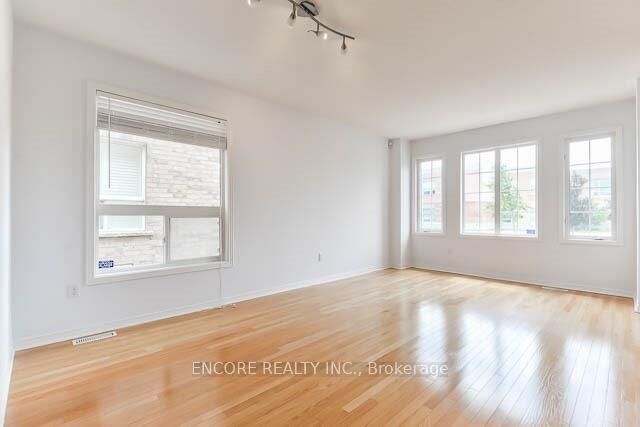 Property Photo: 1006 Bur Oak Avenue ON L6E 1H8