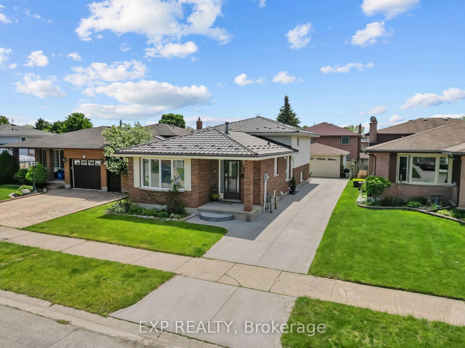 Property Photo: 56 Classic Crescent ON N5W 5T8