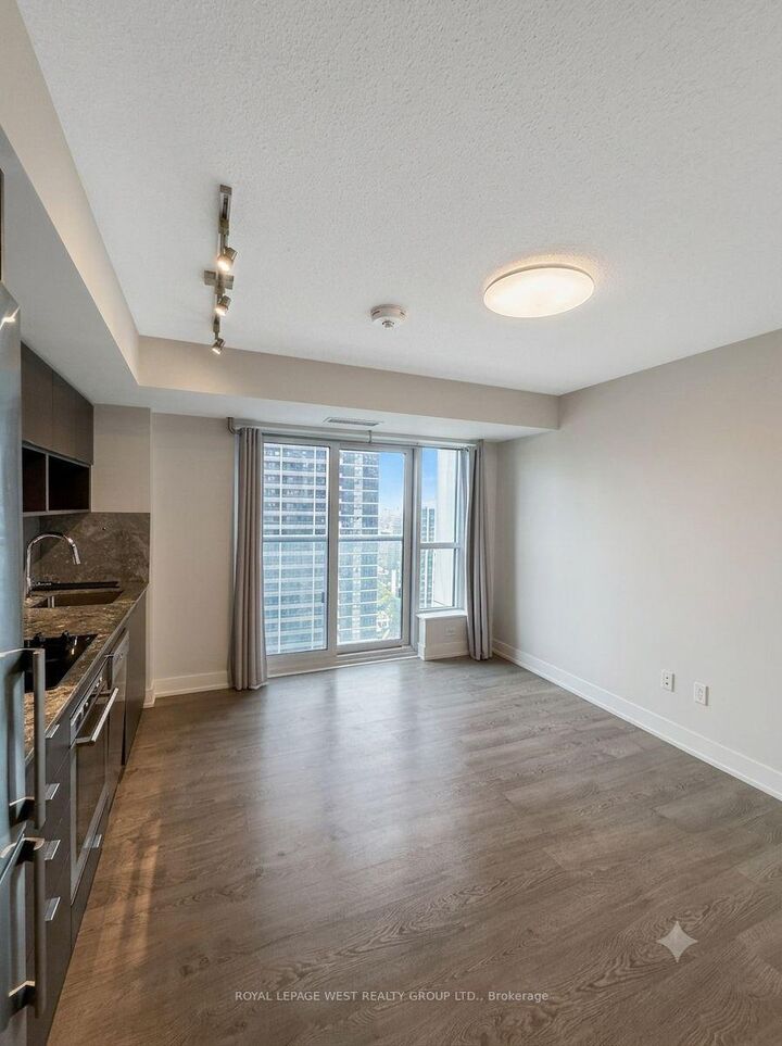 Property Photo: 7 Mabelle Avenue 2903 ON M9A 0C9