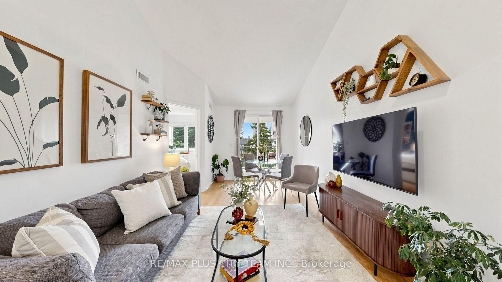 Property Photo:  55 Bristol Road E 111  ON L4Z 3N9 