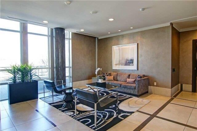 Property Photo:  131 Upper Duke Crescent 513  ON L6G 0C9 