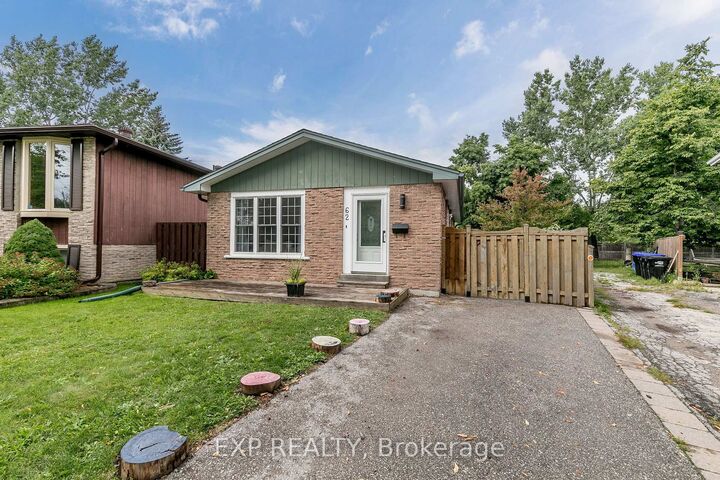 Property Photo:  62 Courtice Crescent  ON L9Y 4G1 