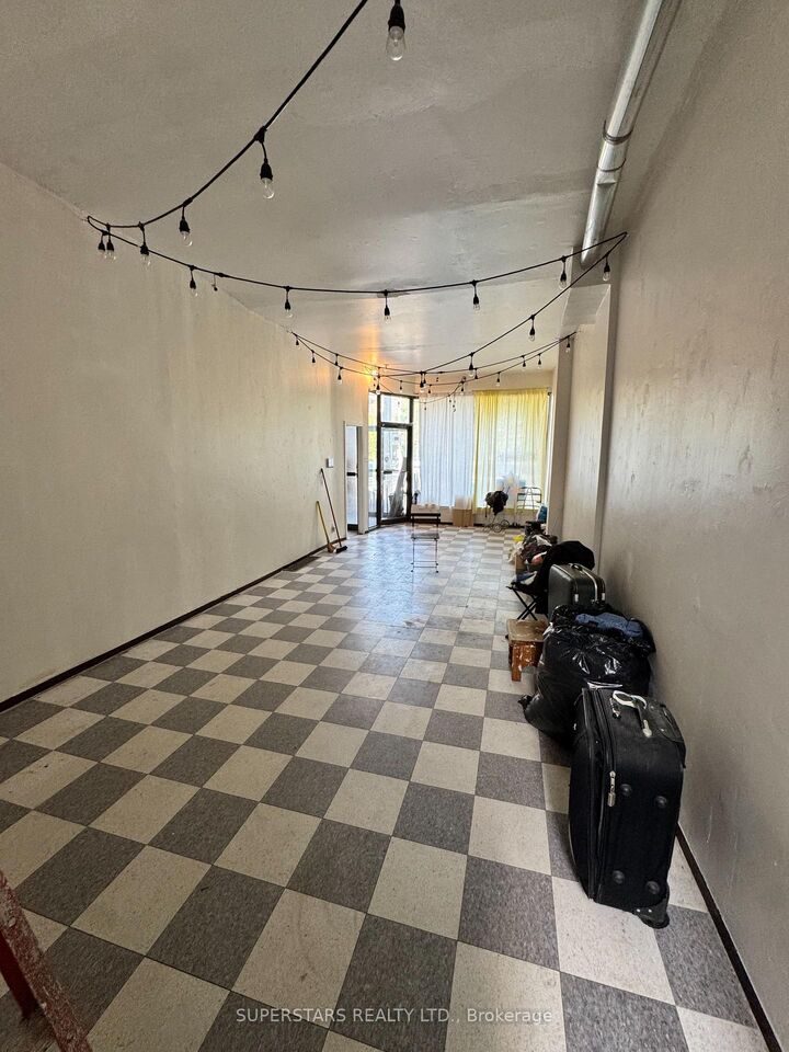 Property Photo: 187 Augusta Avenue ON M5T 2L4