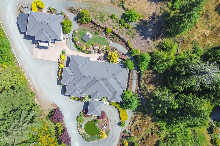 Property Photo: 7487 Relke Rd BC V9L 6A7