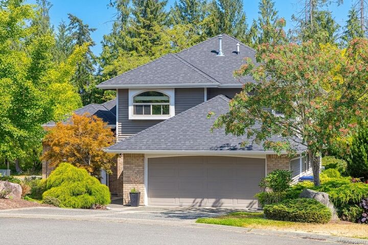 1191 Rosemount Close — photo 1