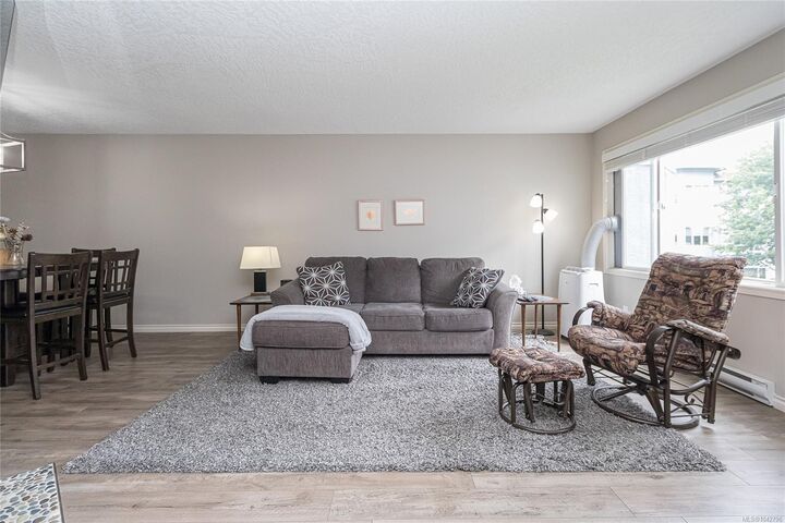 Property Photo: 3931 Shelbourne St #204 BC V8P 4H9