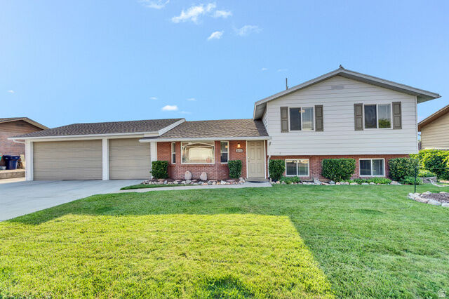 Property Photo: 1452 S 875 W UT 84087