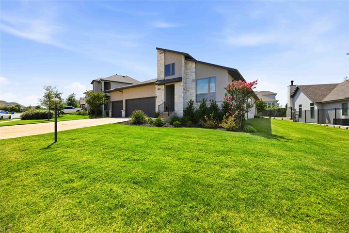 Property Photo: 414 Sitlington Lane TX 78738