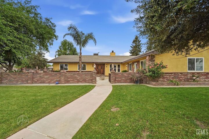 Property Photo: 253 E McKee Road CA 93307