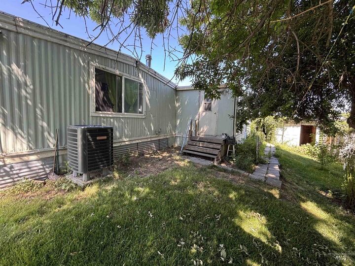 Property Photo: 1220 N 4th #15 ID 83660