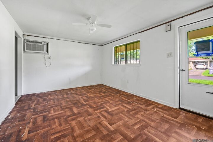 Property Photo:  5764 Hartford Ave  LA 70812 