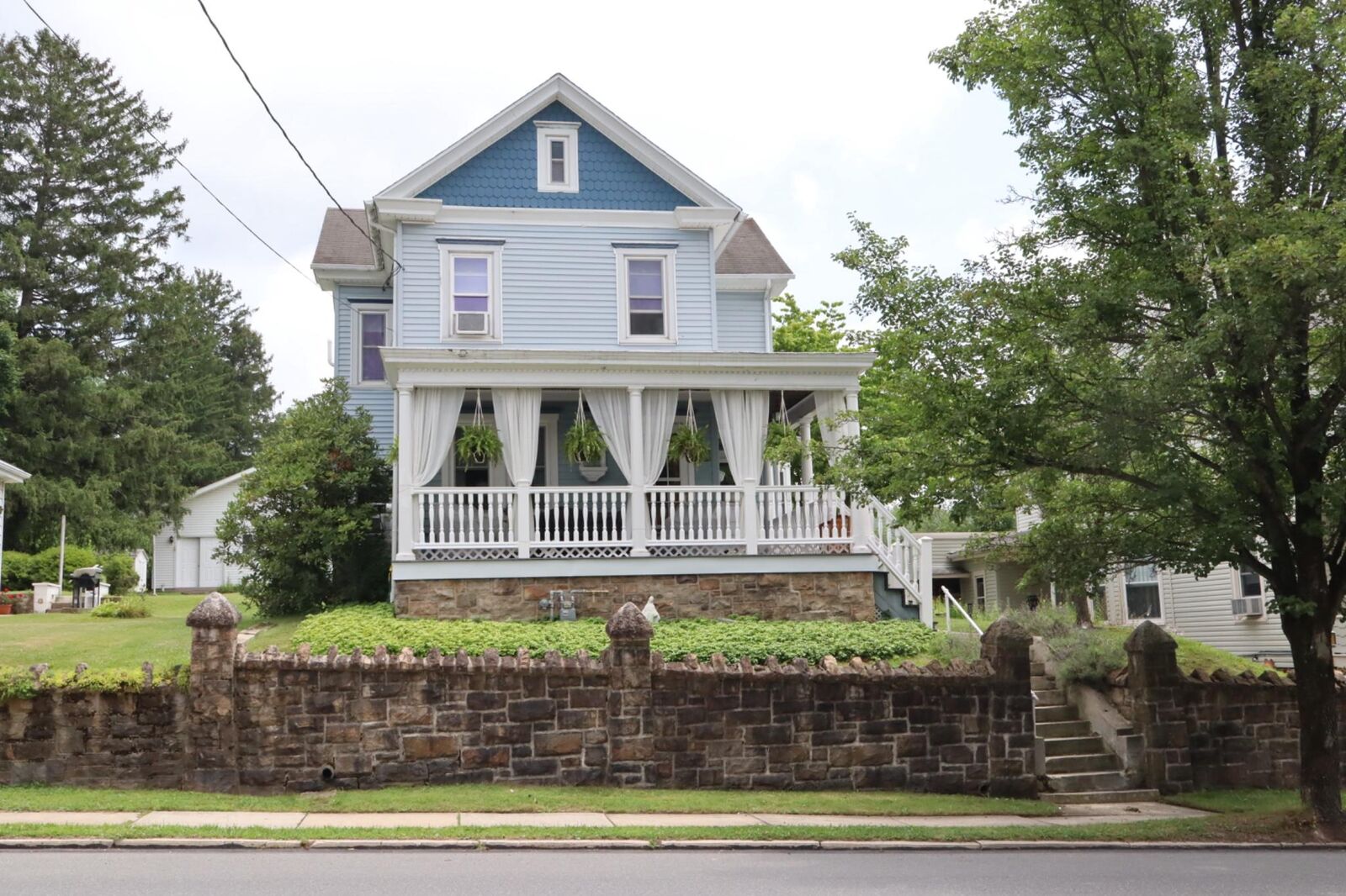 Property Photo:  724 North Street  PA 18229 