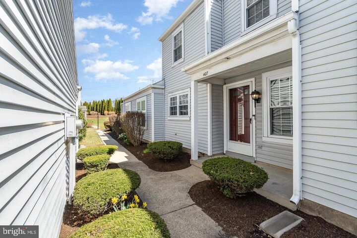 Property Photo:  407 Cambridge Court  PA 17078 