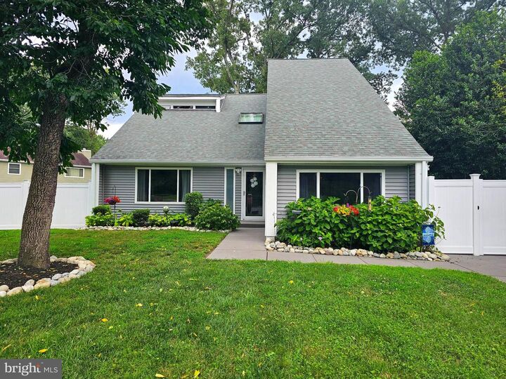 Property Photo:  103 Evon Court  MD 21146 