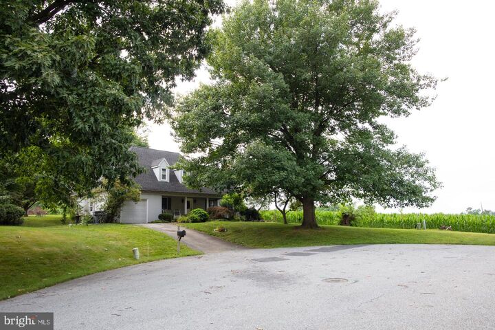 Property Photo: 24 Strawberry Lane PA 17602