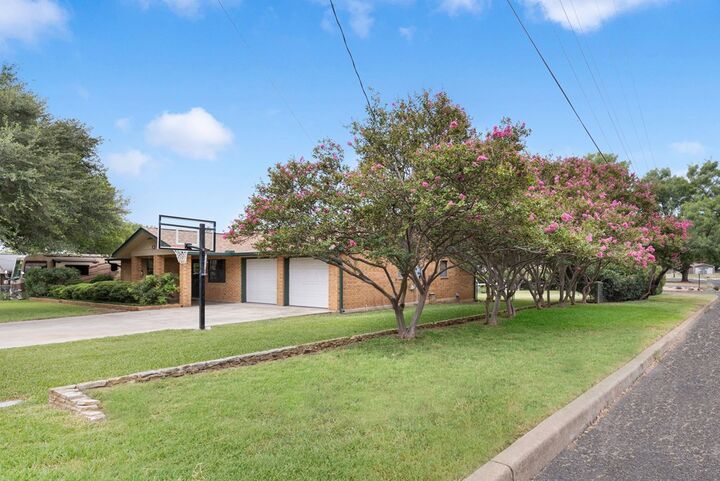 Property Photo:  101 Grothe St  TX 78624 