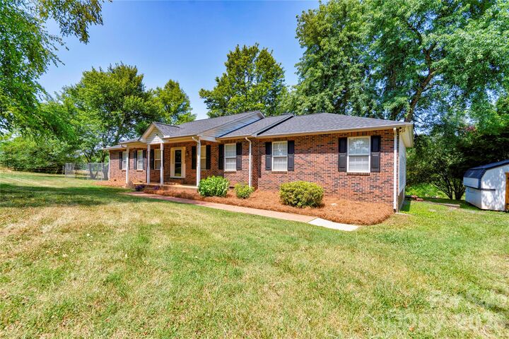 Property Photo:  5573 Lennox Drive  NC 28086 