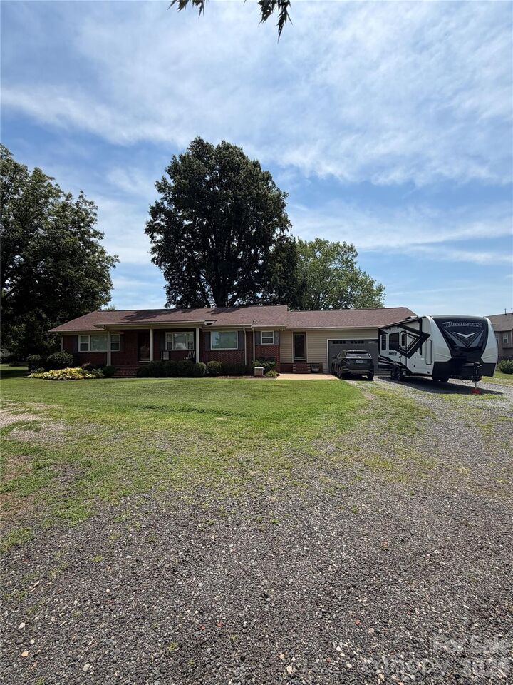 Property Photo:  7800 Browne Road  NC 28269 
