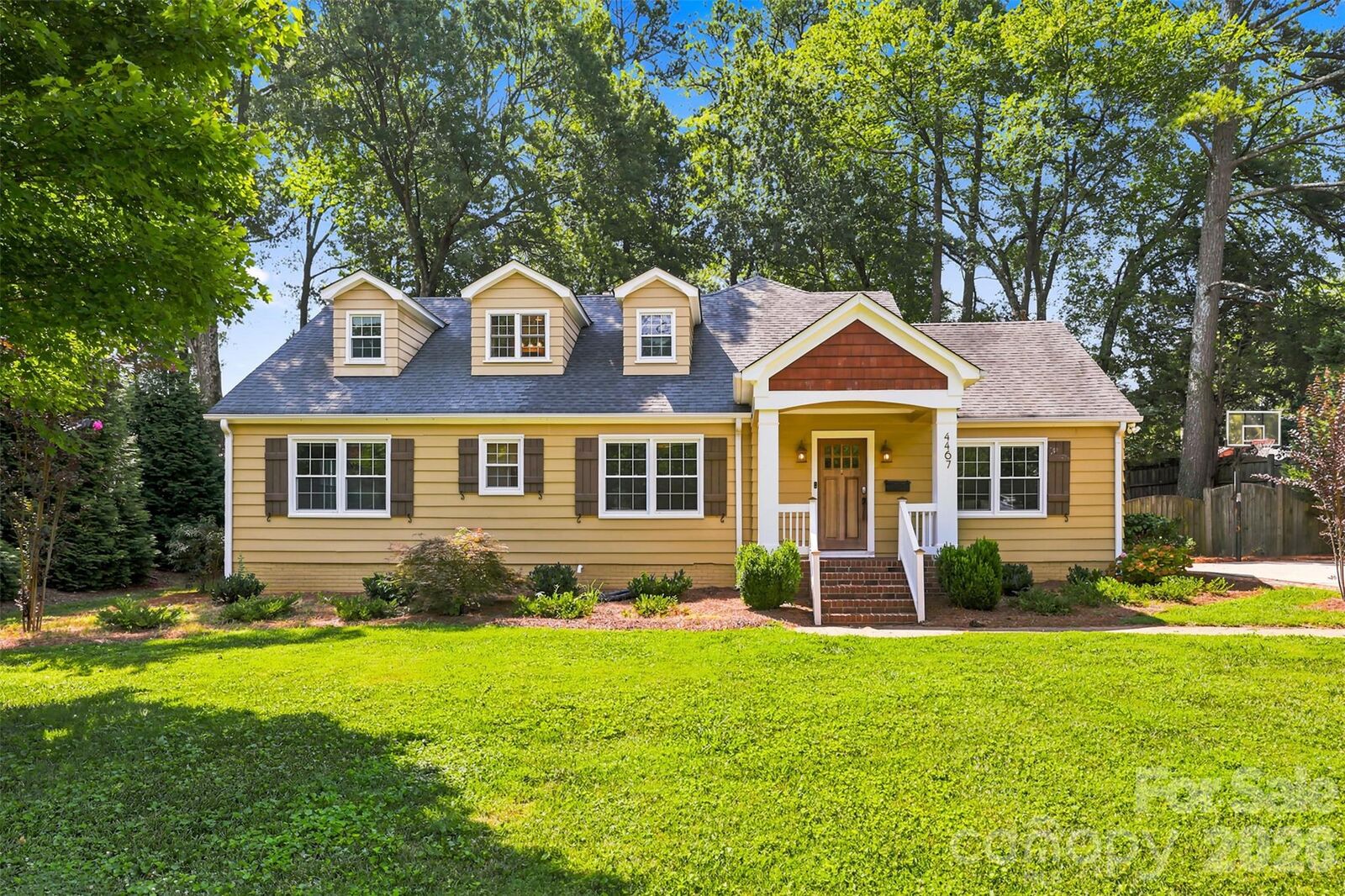 Property Photo:  4467 Woodlark Lane  NC 28211 