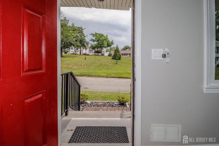 Property Photo:  31 Woodview Avenue  NJ 08863 