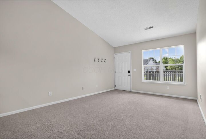Property Photo: 997 Kingsbury Court OH 43055