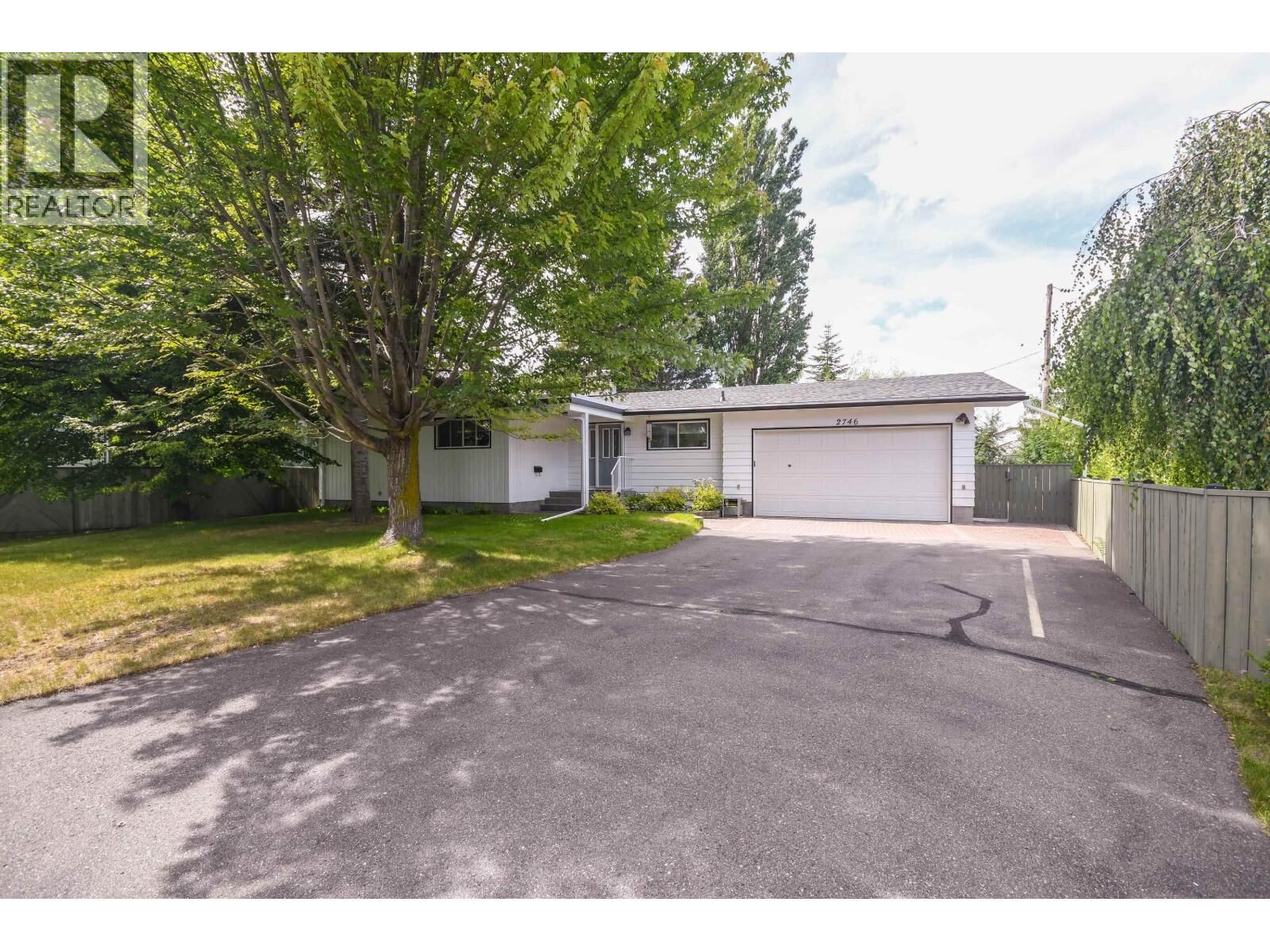 Property Photo: 2746 Fairview Crescent BC V2N 1G5