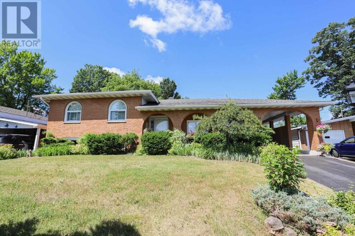 Property Photo:  451 Shannon Rd  ON P6A 4K9 