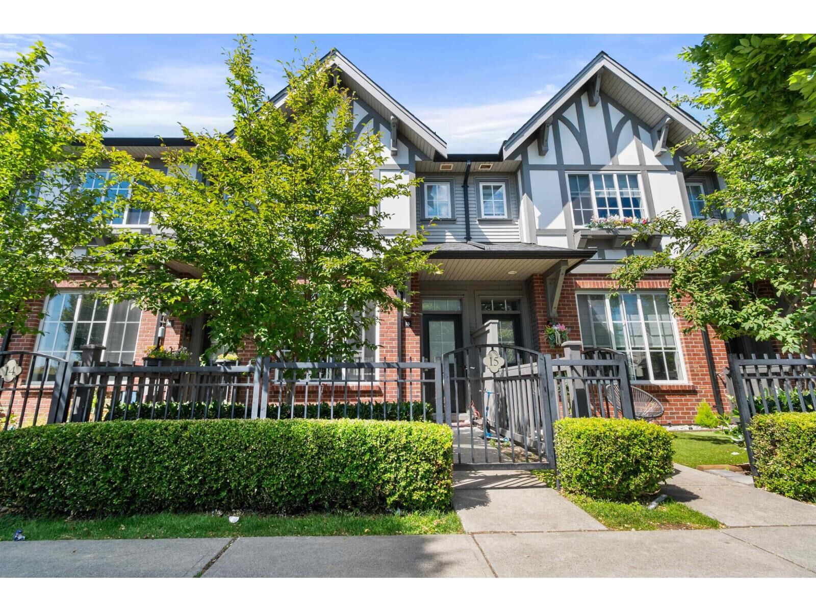 Property Photo: 30989 Westridge Place 15 BC V2T 0E7