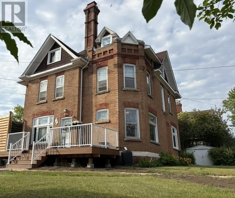 Property Photo:  288 Harrington Ave  ON P7A 3T4 